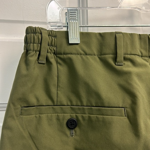 Uniqlo x Theory Men’s Ultra Light Relaxed Shorts Size S - Picture 9 of 10